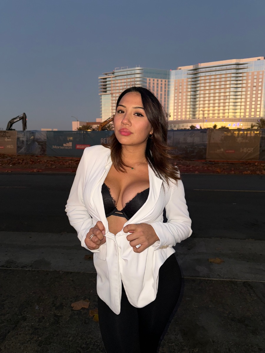 Take a pause and enjoy Ali Cruz — streaming from Sucre