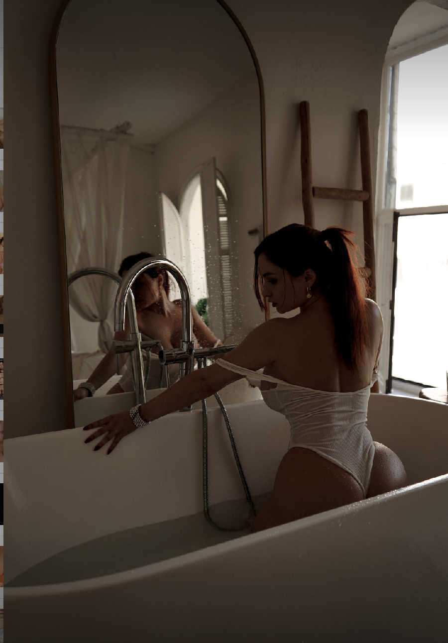 A playful frame from Miranda Faith nude — online in Sucre