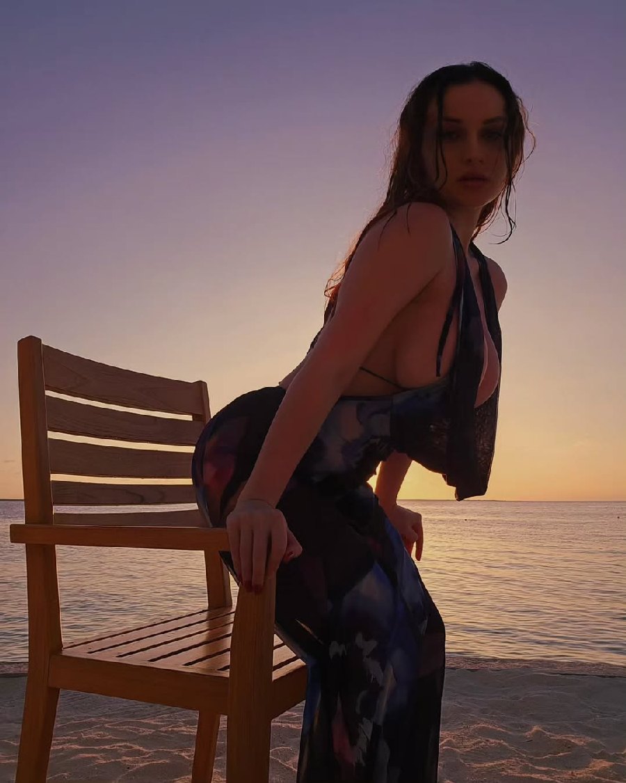 Sexy girl Miranda Faith nude in Sucre